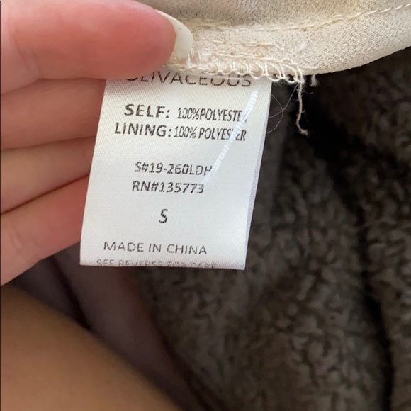 ✨HP✨ Vici Floral Dress - Picture 5 of 5